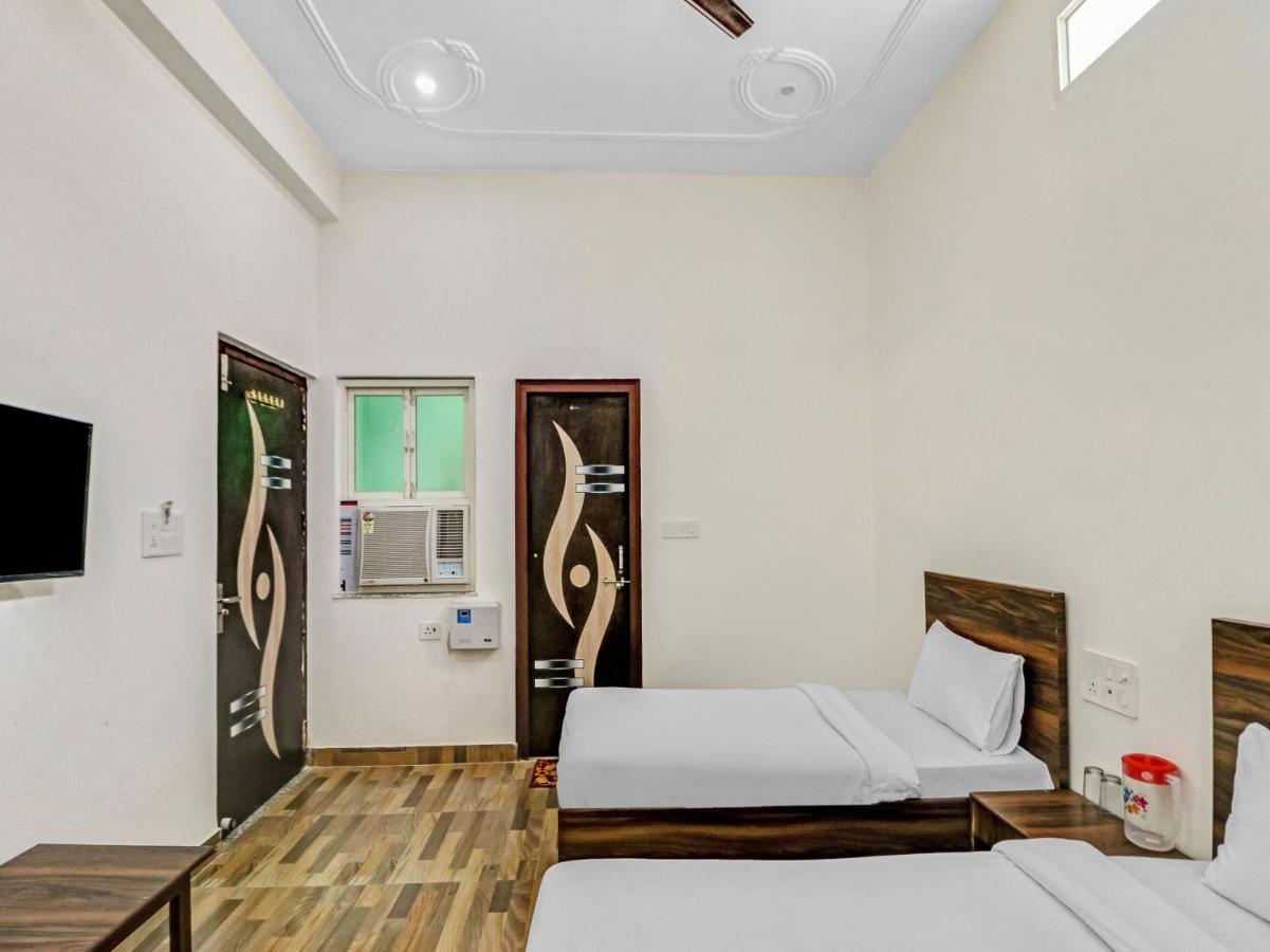 Nv Palace Hotel Vrindāvan Exterior photo